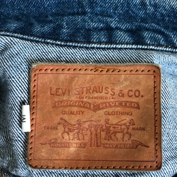 levis leather tag